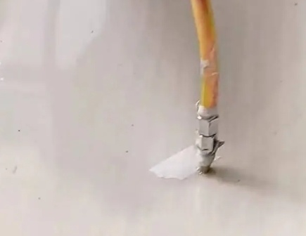 黄州瓷砖空鼓维修公司专业解答在瓷砖铺贴过程中，如果使用的砂料过粗（如全部使用了粗砂），可能会导致以下问题
